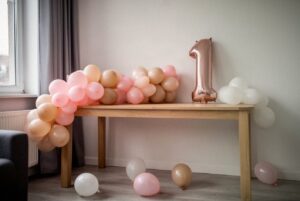 Balony na roczek: rodzaje, hel, kolory i bezpieczeństwo